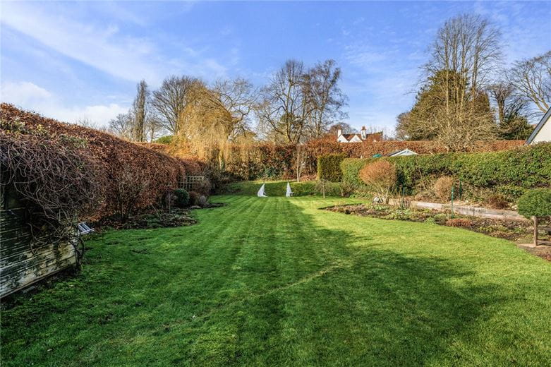 5 bedroom house, Back Lane, Marlborough SN8 - Available