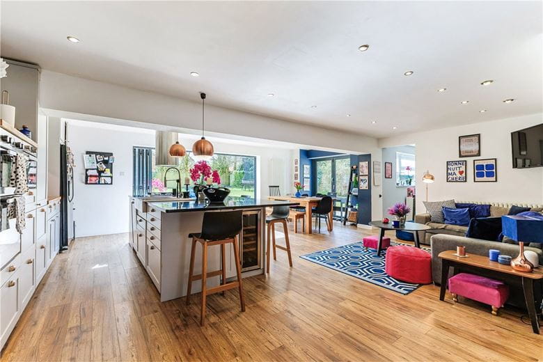5 bedroom house, Fortunes Field, Broad Hinton SN4 - Available