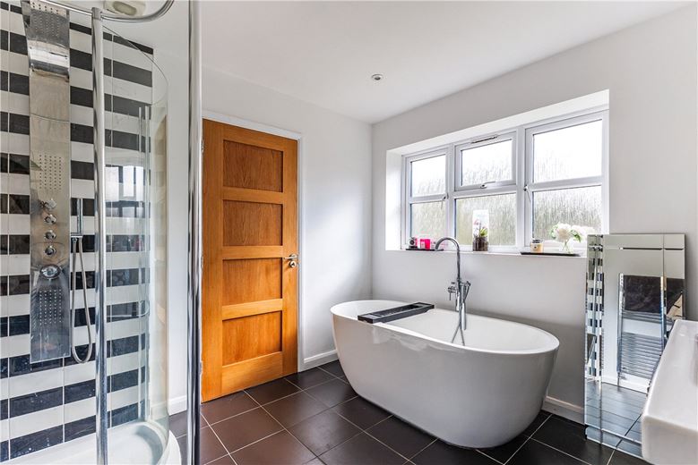 5 bedroom house, Fortunes Field, Broad Hinton SN4 - Sold STC