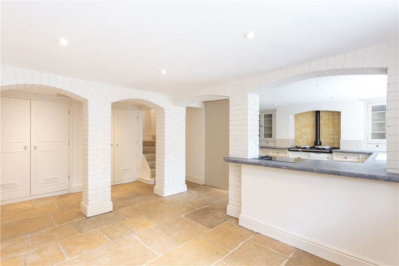3 bedroom house, Kingsbury Street, Marlborough SN8 - Available