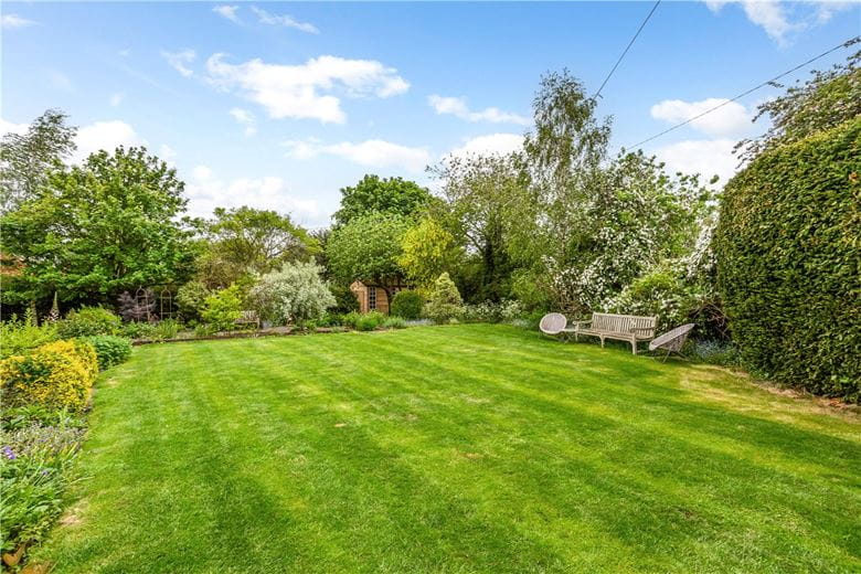 4 bedroom house, The Laurels, Honeystreet SN9 - Available