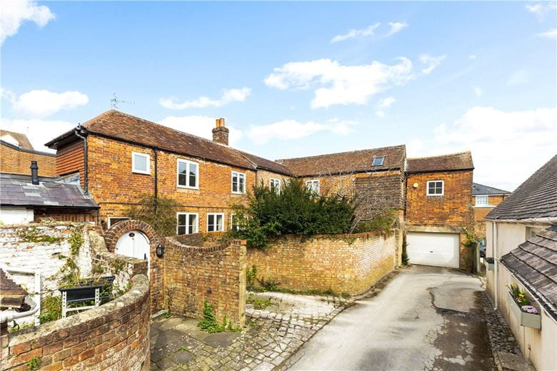 3 bedroom house, Kingsbury Street, Marlborough SN8 - Available
