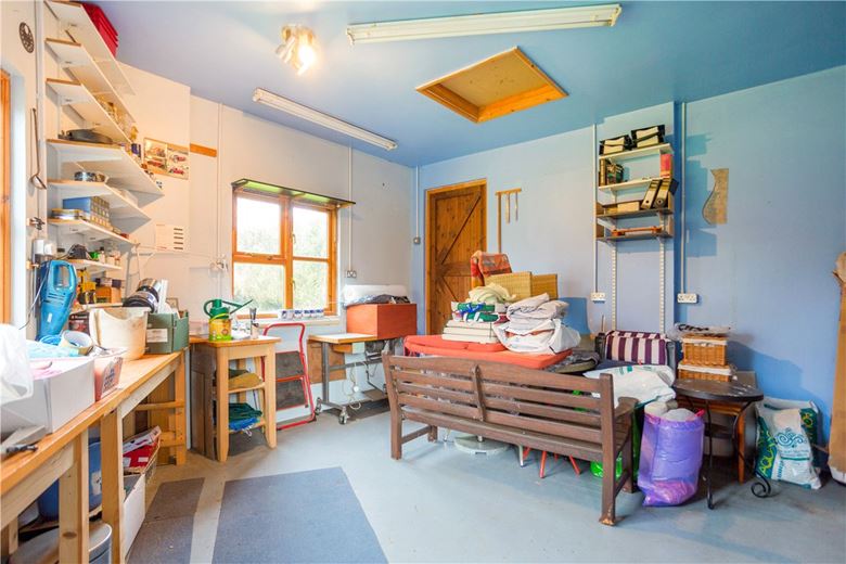 4 bedroom house, King Alfred Close, Pewsey SN9 - Available