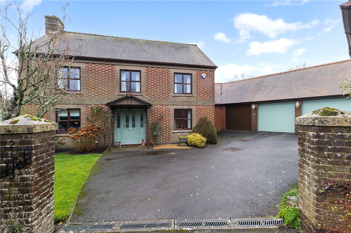 4 bedroom house, King Alfred Close, Pewsey SN9 - Available