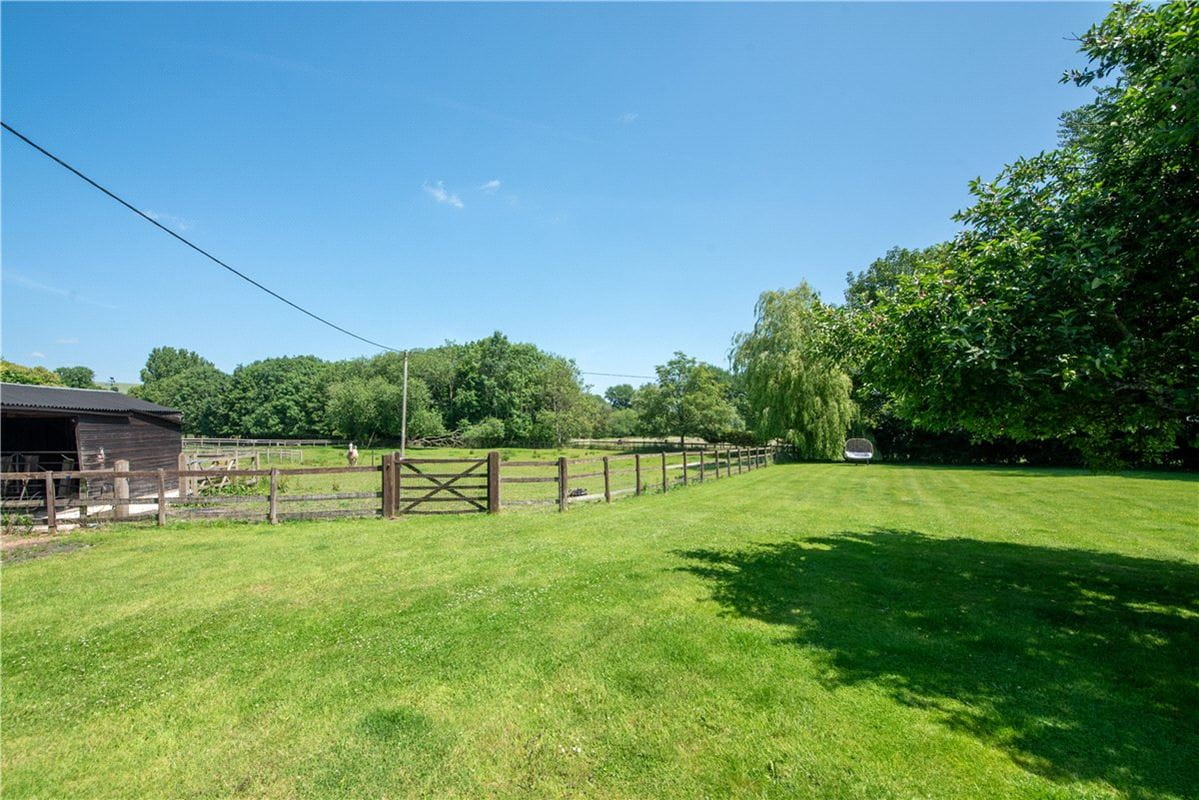 4 bedroom house, Lower Fyfield, Marlborough SN8 - Available
