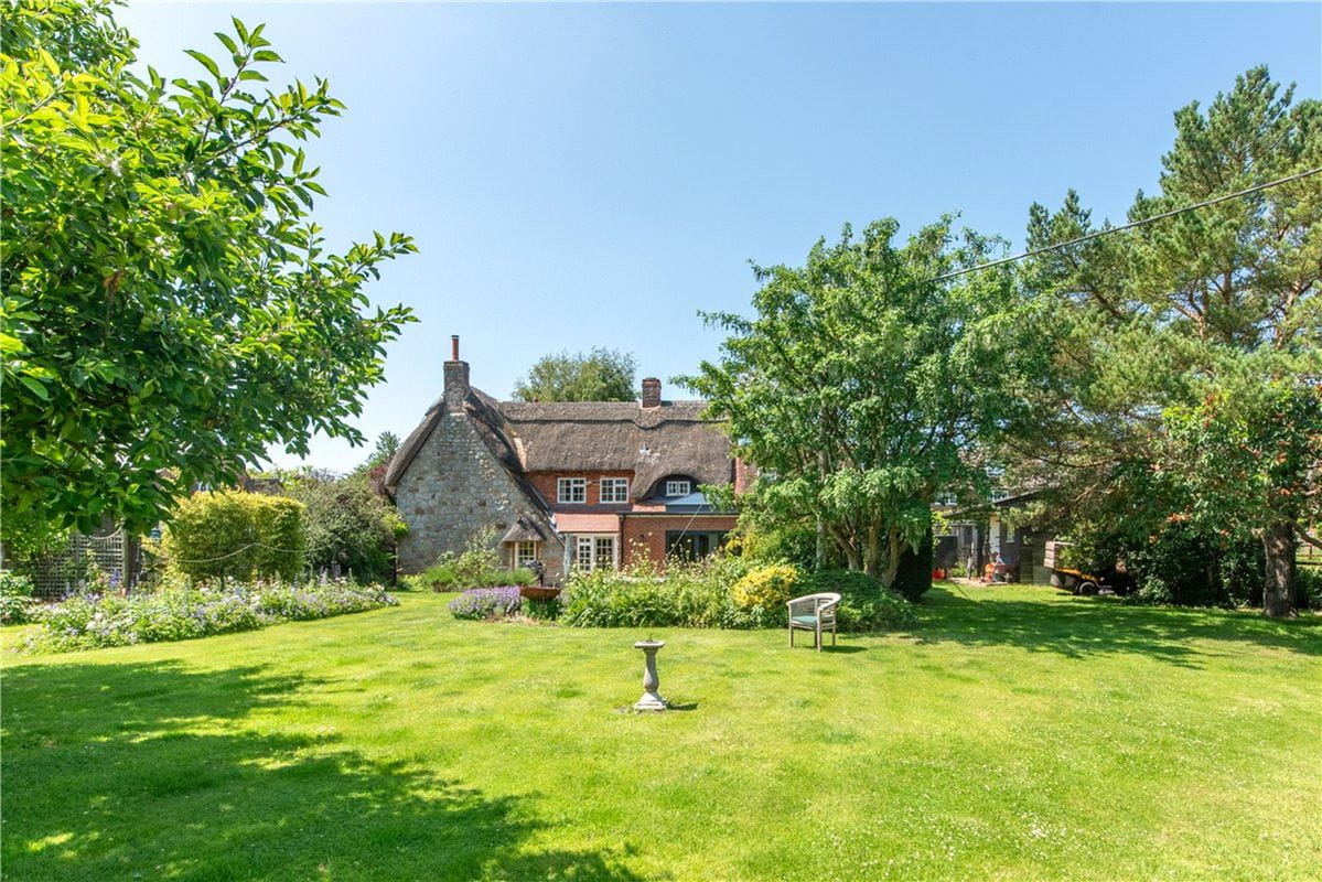 4 bedroom house, Lower Fyfield, Marlborough SN8 - Available