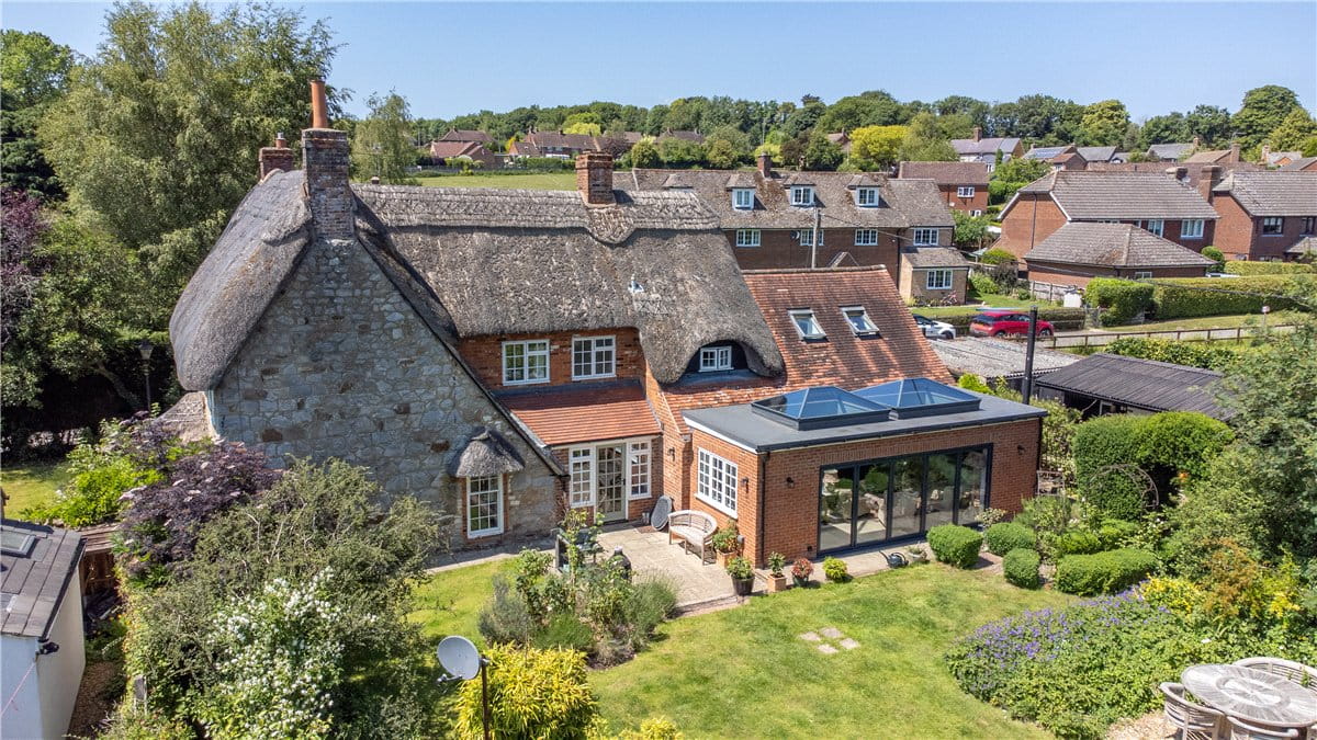 4 bedroom house, Lower Fyfield, Marlborough SN8 - Available