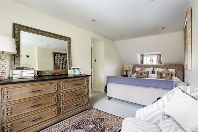 4 bedroom house, Lower Fyfield, Marlborough SN8 - Available