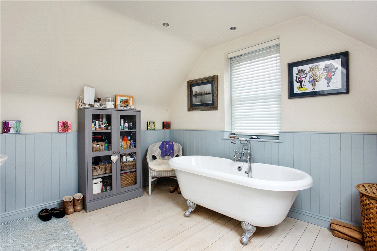 4 bedroom house, Lower Fyfield, Marlborough SN8 - Available