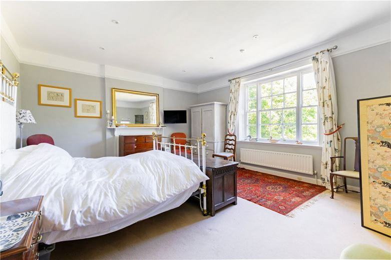 8 bedroom house, Hodson Road, Chiseldon SN4 - Available