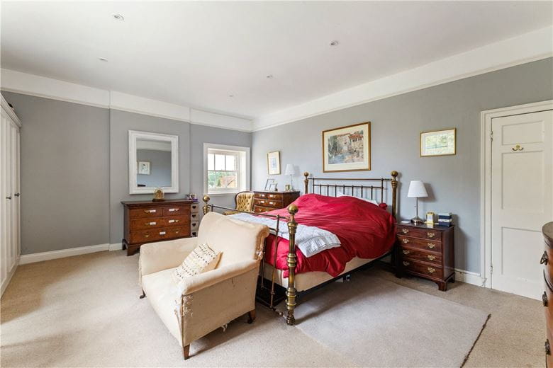 8 bedroom house, Hodson Road, Chiseldon SN4 - Available