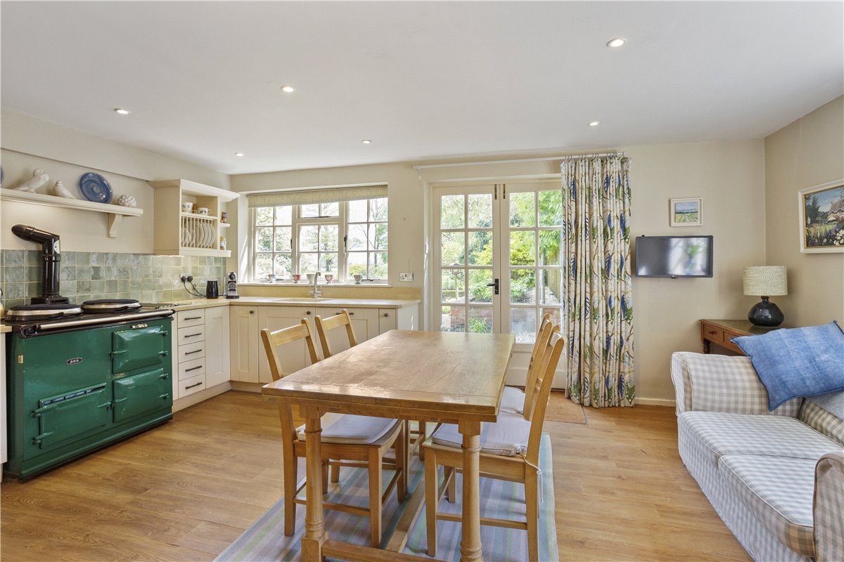 5 bedroom house, The Street, Marden SN10 - Available