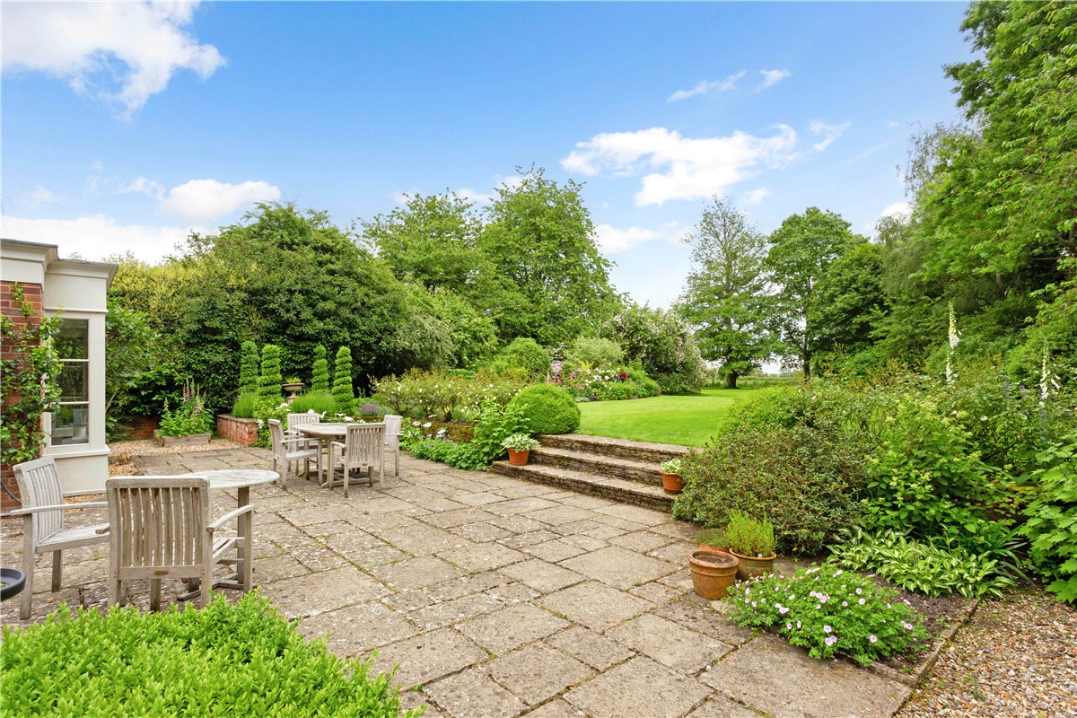 5 bedroom house, The Street, Marden SN10 - Available