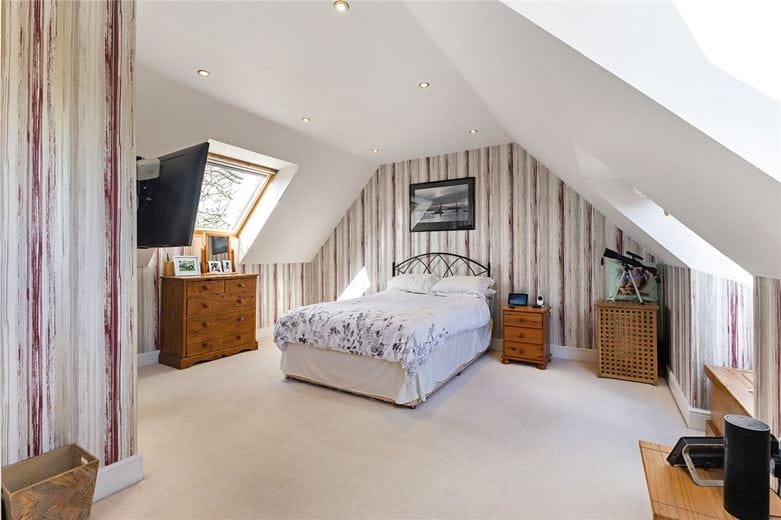4 bedroom house, Upavon Road, North Newnton SN9 - Available
