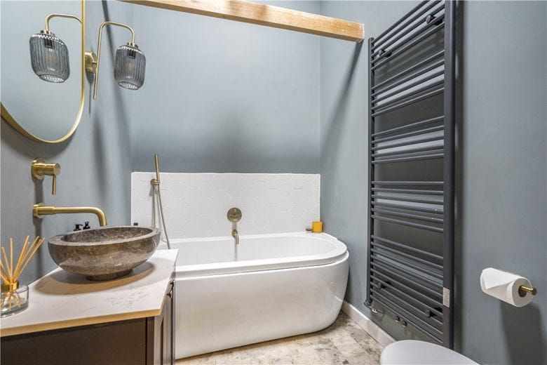 4 bedroom house, West Kennett, Marlborough SN8 - Available