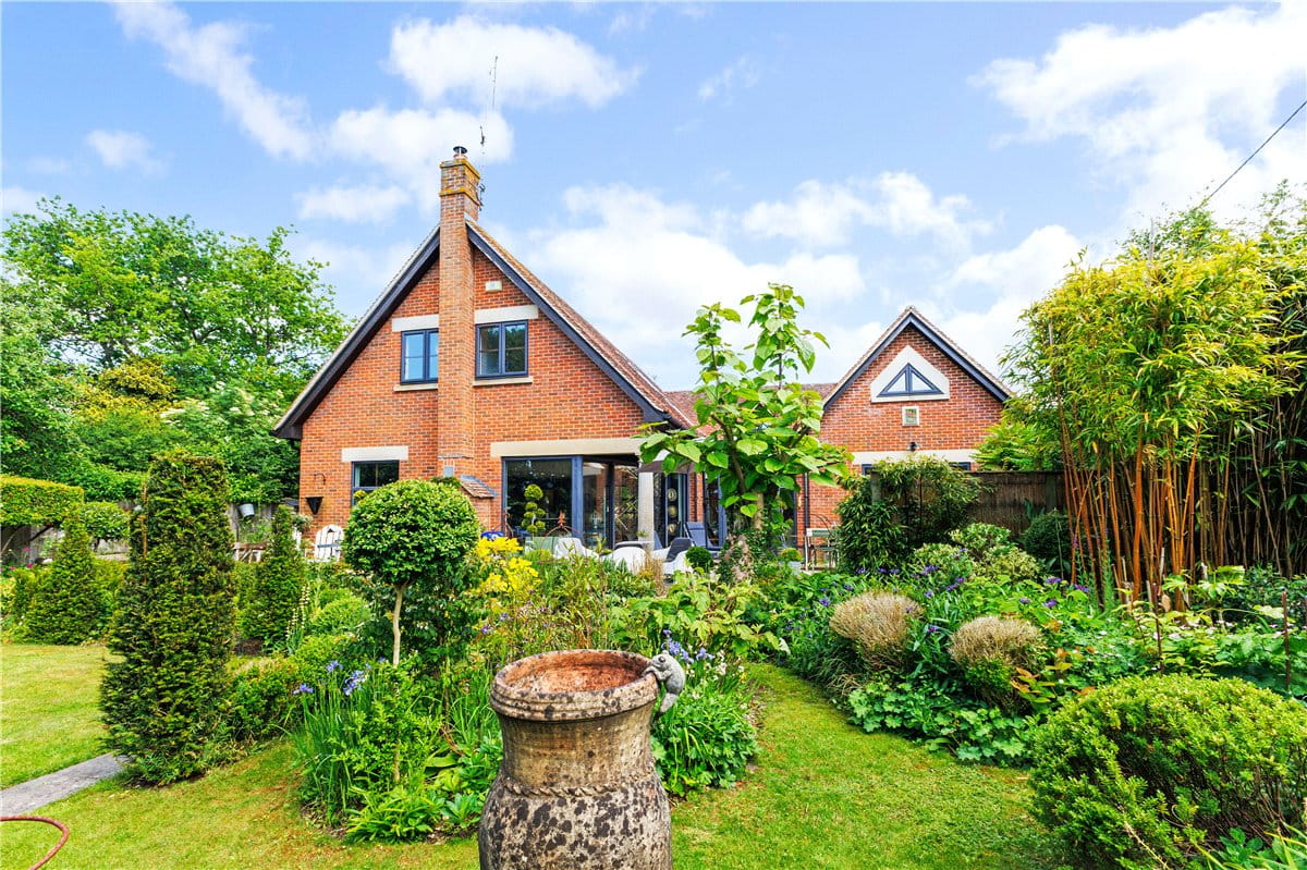 3 bedroom house, Lockeridge, Marlborough SN8 - Available