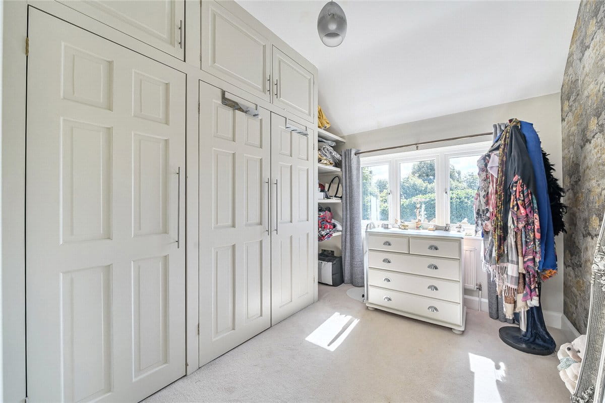 5 bedroom house, Leaze Road, Marlborough SN8 - Available