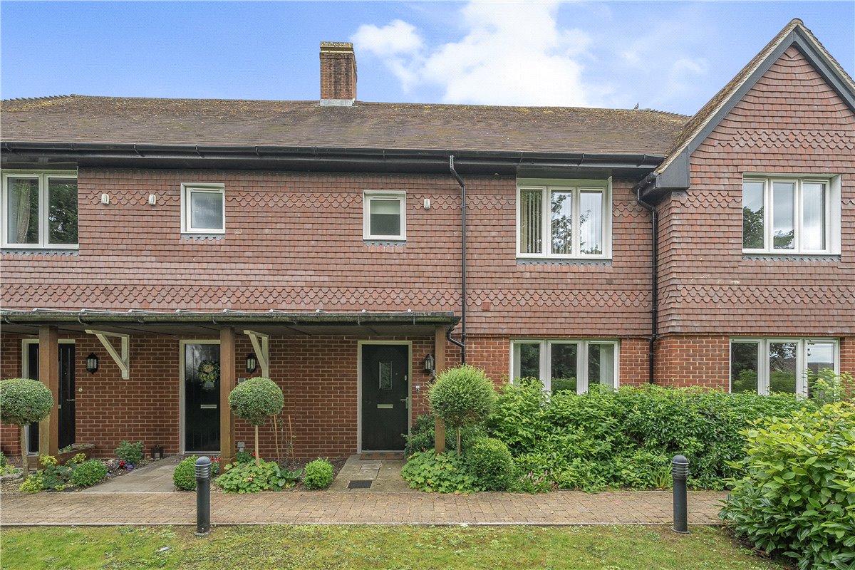 3 bedroom house, Priory Court, Marlborough SN8 - Available