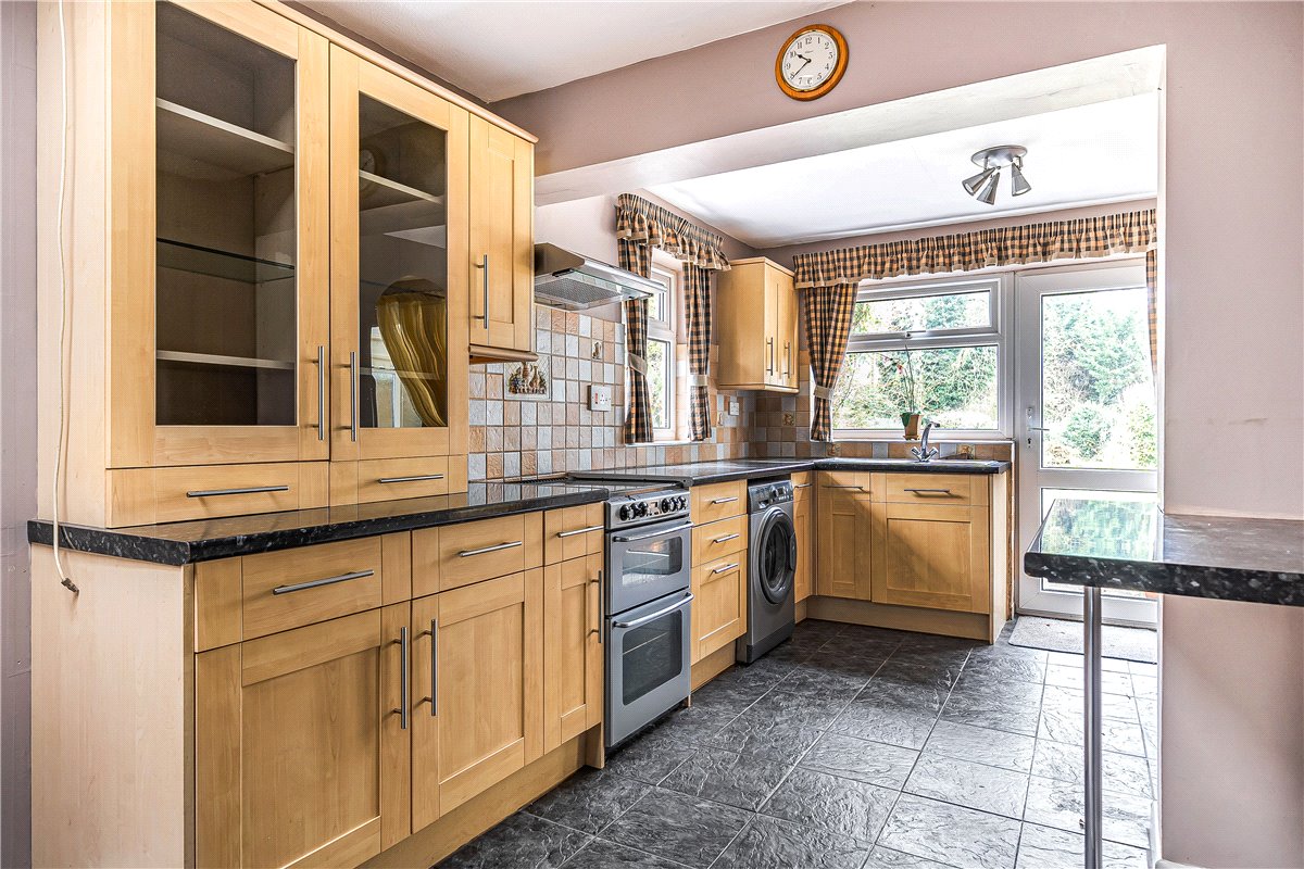 4 bedroom bungalow, High Street, Burbage SN83AR - Sold STC