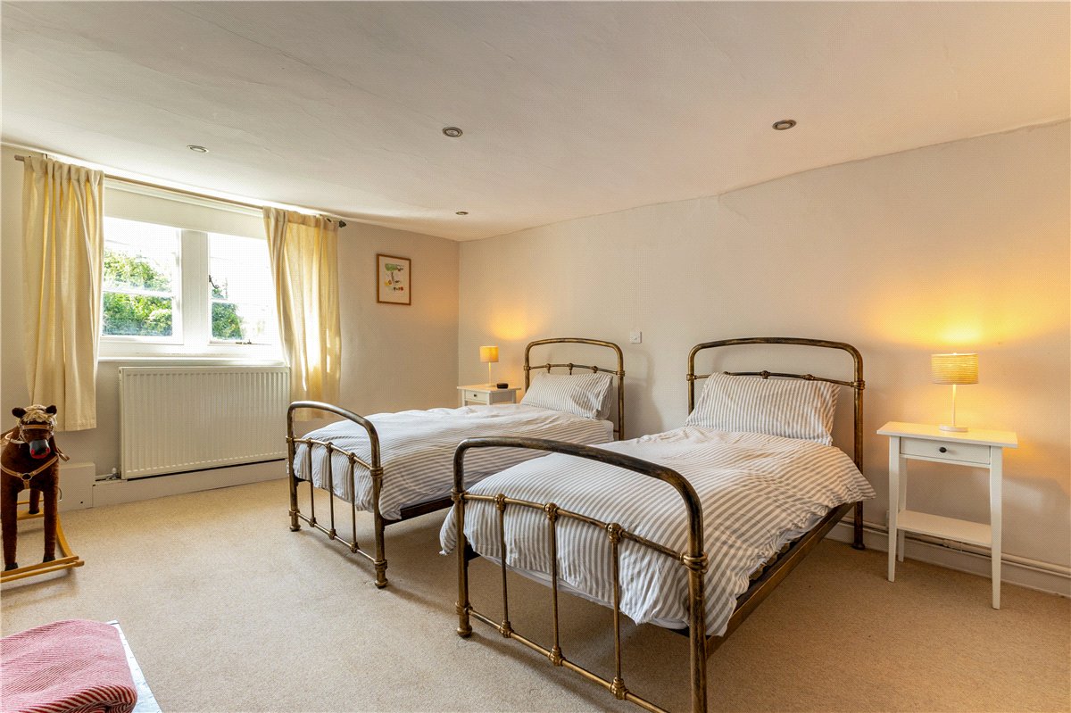 3 bedroom house, West Street, Aldbourne SN8 - Available