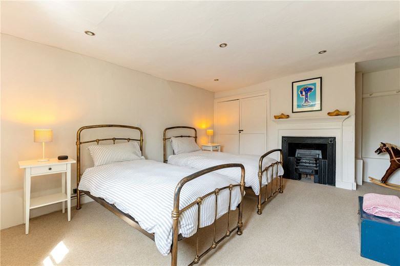 3 bedroom house, West Street, Aldbourne SN8 - Available