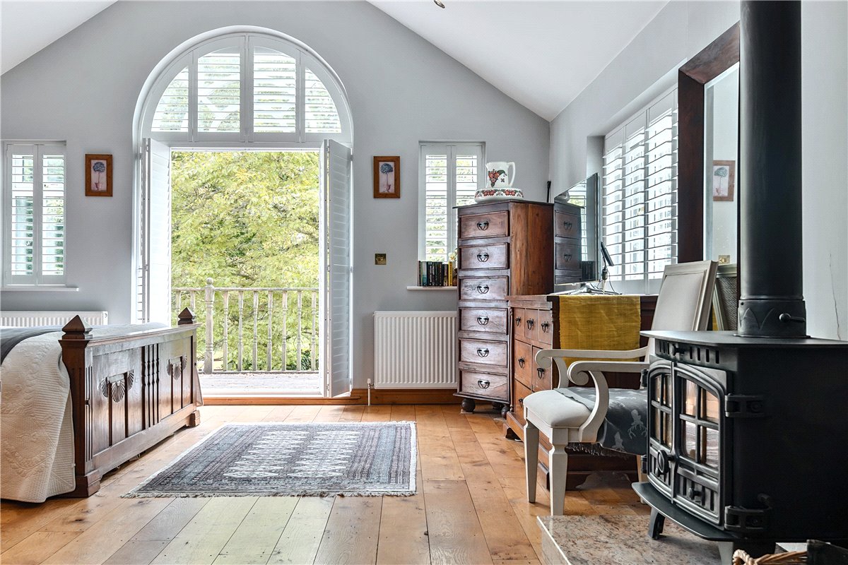 5 bedroom house, Clench Common, Marlborough SN8 - Available