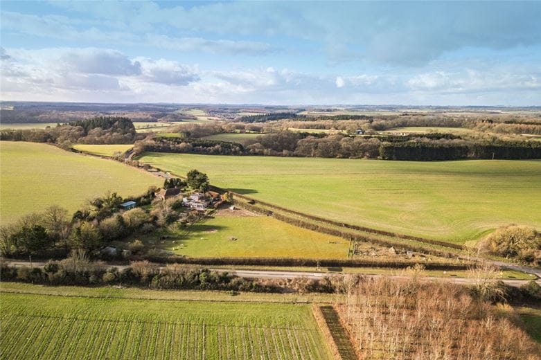 3 bedroom house, Newtown, Shalbourne SN8 - Available