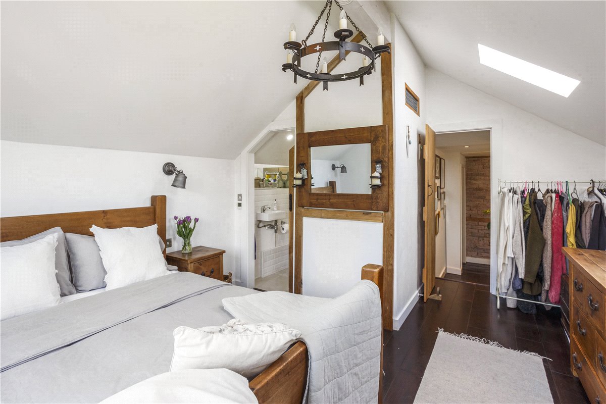 3 bedroom house, The Street, All Cannings SN10 - Available