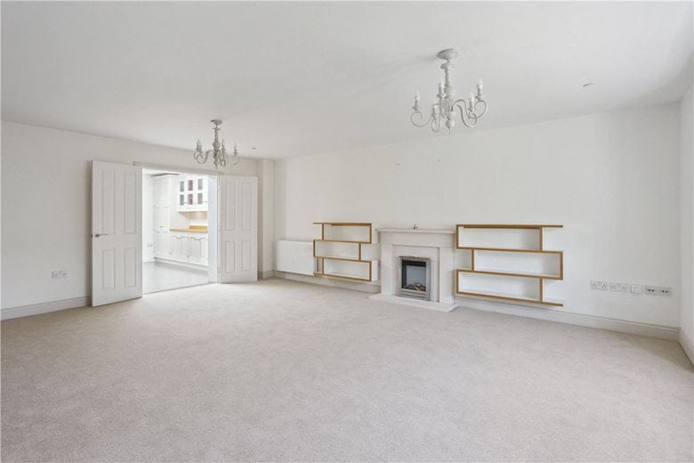 3 bedroom house, Clarendon Court, Marlborough SN8 - Sold STC