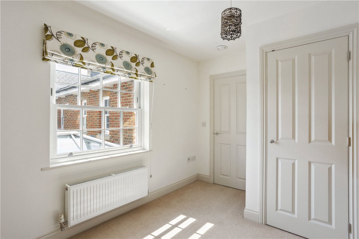 3 bedroom house, Clarendon Court, Marlborough SN8 - Available