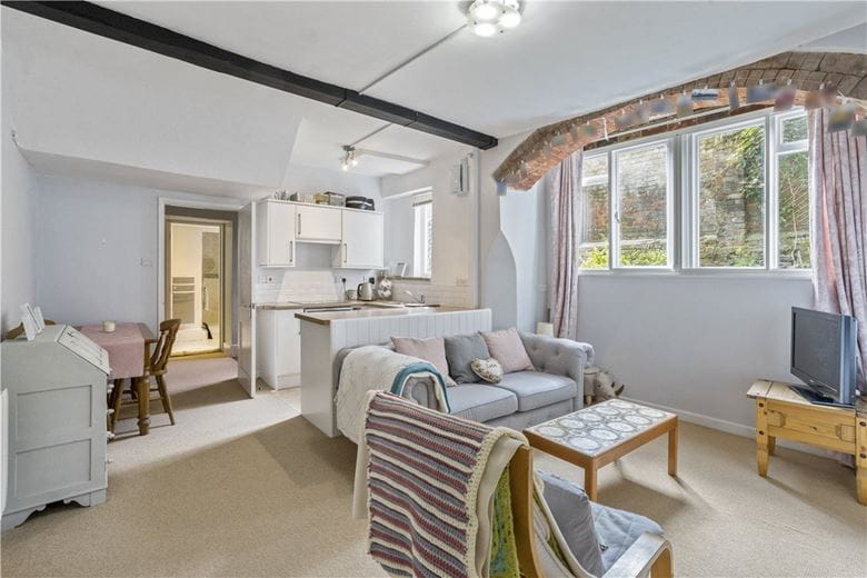 1 bedroom flat, Kingsbury Street, Marlborough SN8 - Available