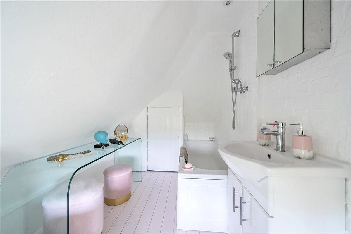 3 bedroom house, Wootton Rivers, Marlborough SN8 - Available