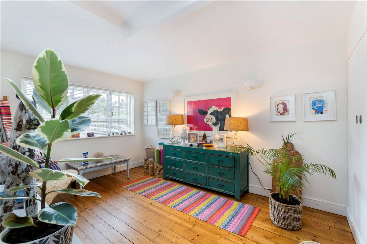 3 bedroom house, St. Johns Close, Marlborough SN8 - Sold STC