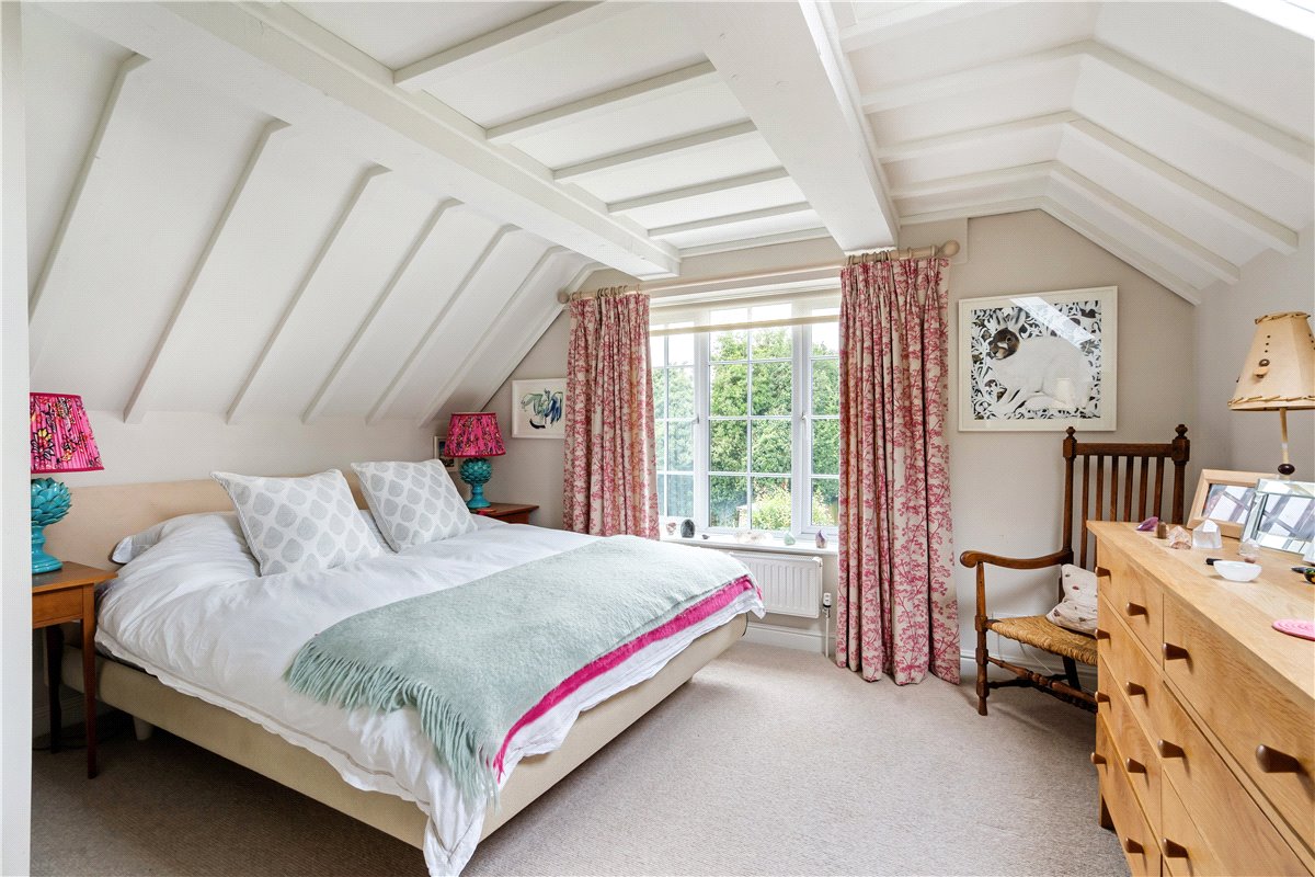 3 bedroom house, St. Johns Close, Marlborough SN8 - Sold STC