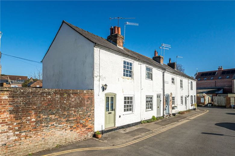 2 bedroom cottage, Kennet Place, Marlborough SN8 - Sold STC