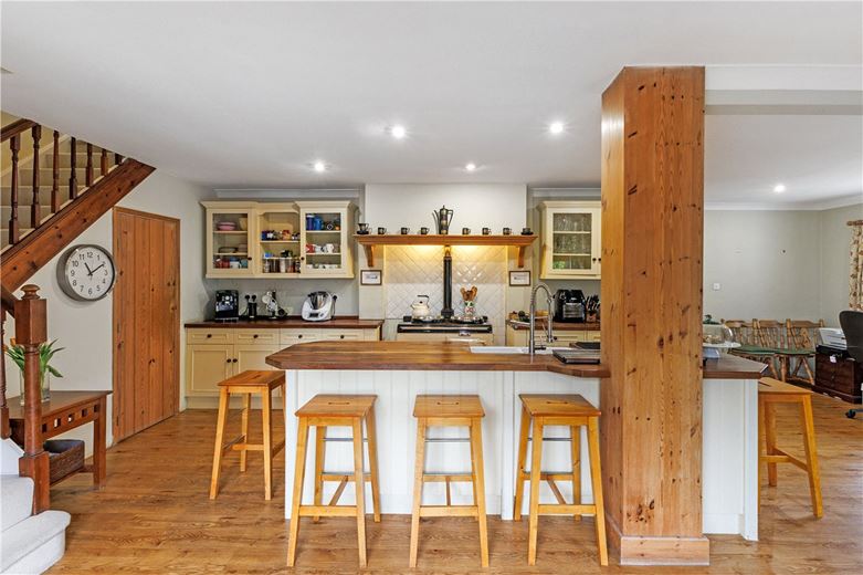 6 bedroom house, Broad Hinton, Swindon SN4 - Available