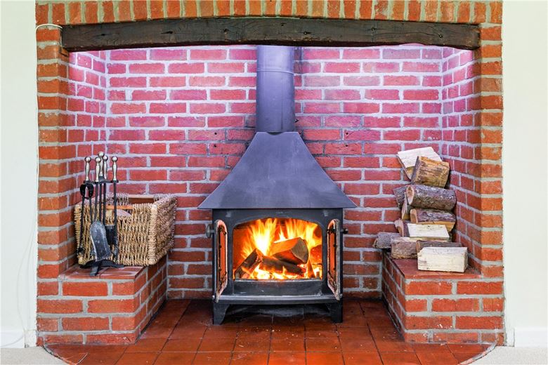 6 bedroom house, Broad Hinton, Swindon SN4 - Available