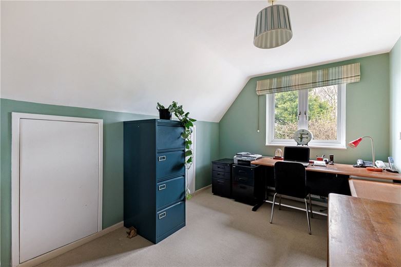 6 bedroom house, Broad Hinton, Swindon SN4 - Available