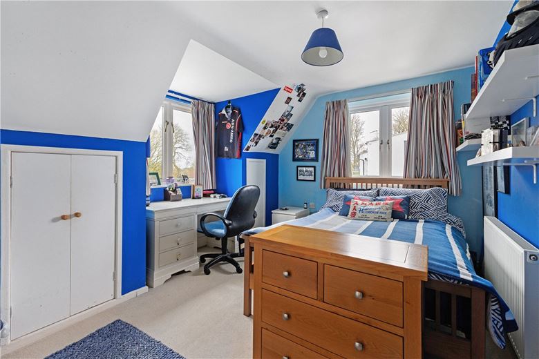 6 bedroom house, Broad Hinton, Swindon SN4 - Available