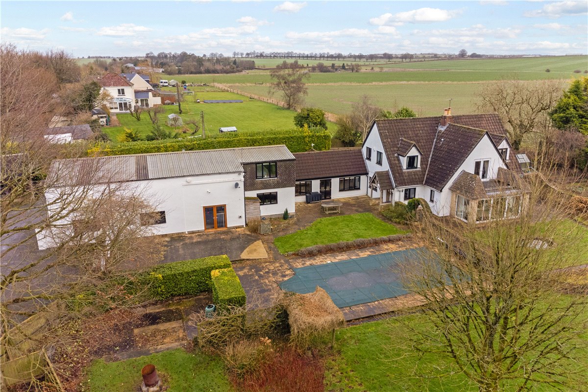 6 bedroom house, Broad Hinton, Swindon SN4 - Available