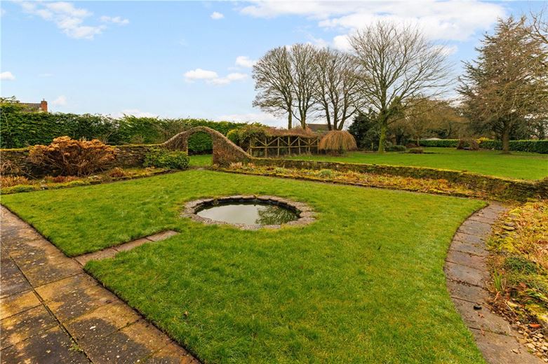 6 bedroom house, Broad Hinton, Swindon SN4 - Available