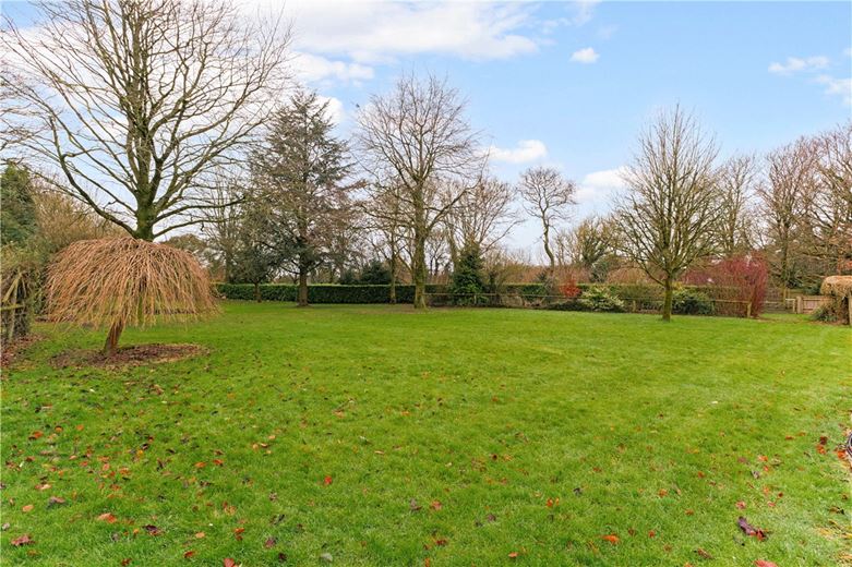 6 bedroom house, Broad Hinton, Swindon SN4 - Available