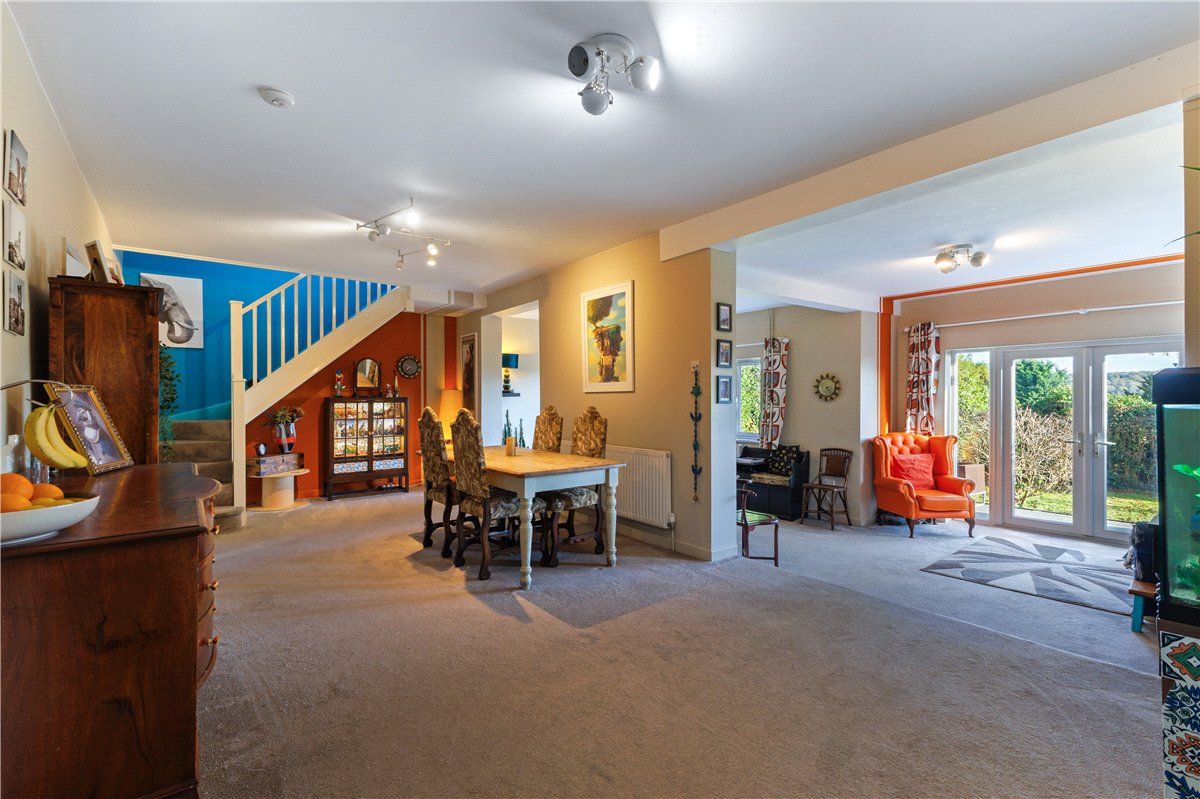 4 bedroom house, Pipers Piece, Herd Street SN8 - Available