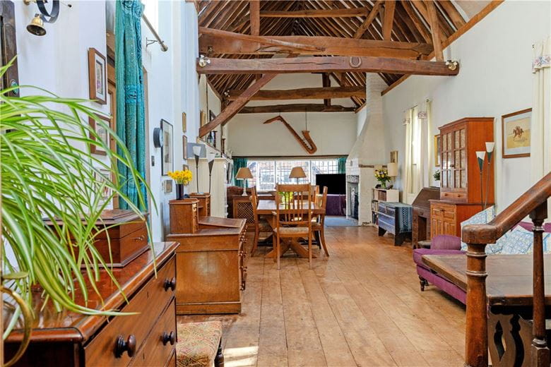 3 bedroom house, Neates Yard, Marlborough SN8 - Sold