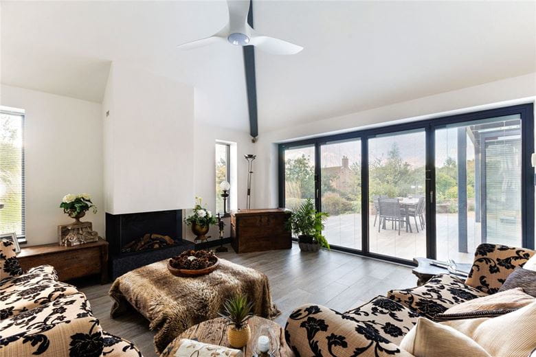 4 bedroom house, Honeystreet, Pewsey SN9 - Available