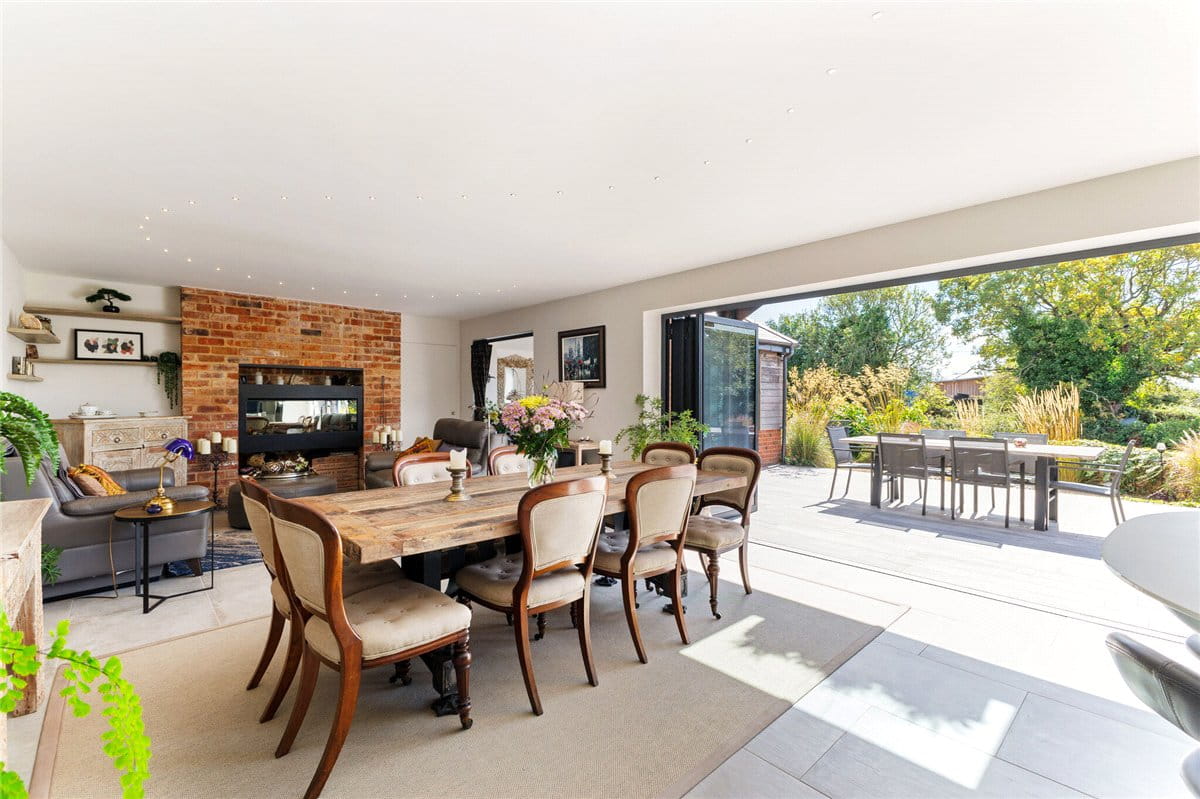 4 bedroom house, Honeystreet, Pewsey SN9 - Available