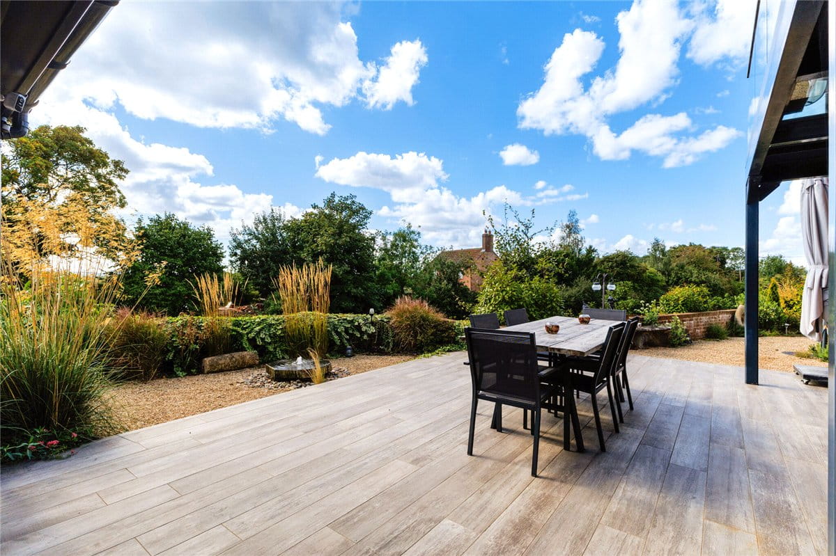 4 bedroom house, Honeystreet, Pewsey SN9 - Available