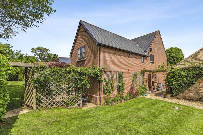 5 bedroom house, Netherstreet, Bromham SN15 - Available