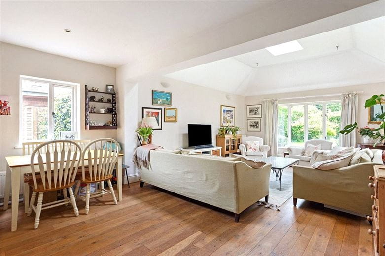 5 bedroom house, The Street, Marden SN10 - Available