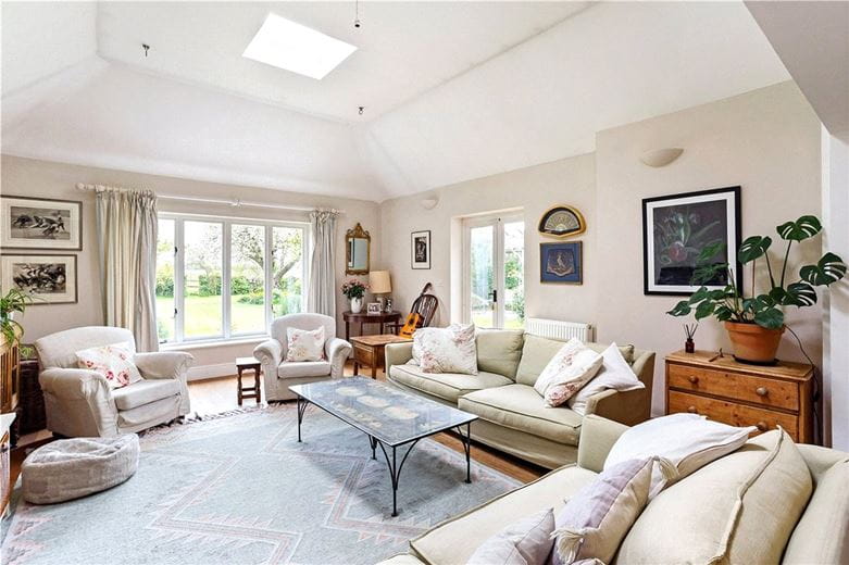 5 bedroom house, The Street, Marden SN10 - Available